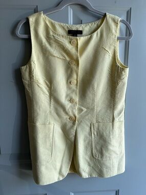 Ann Taylor Sleeveless Button Vest in Soft Yellow